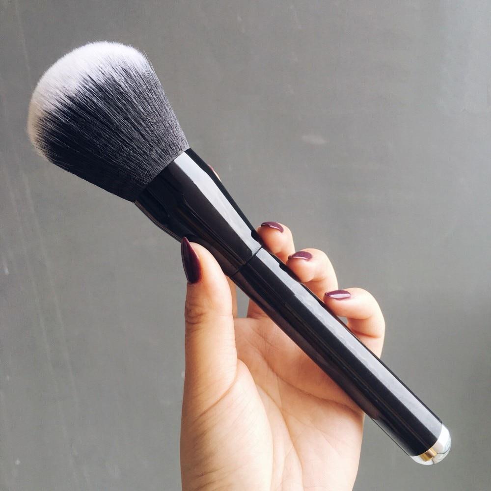 Large Makeup Powder Brush - Lui And Me