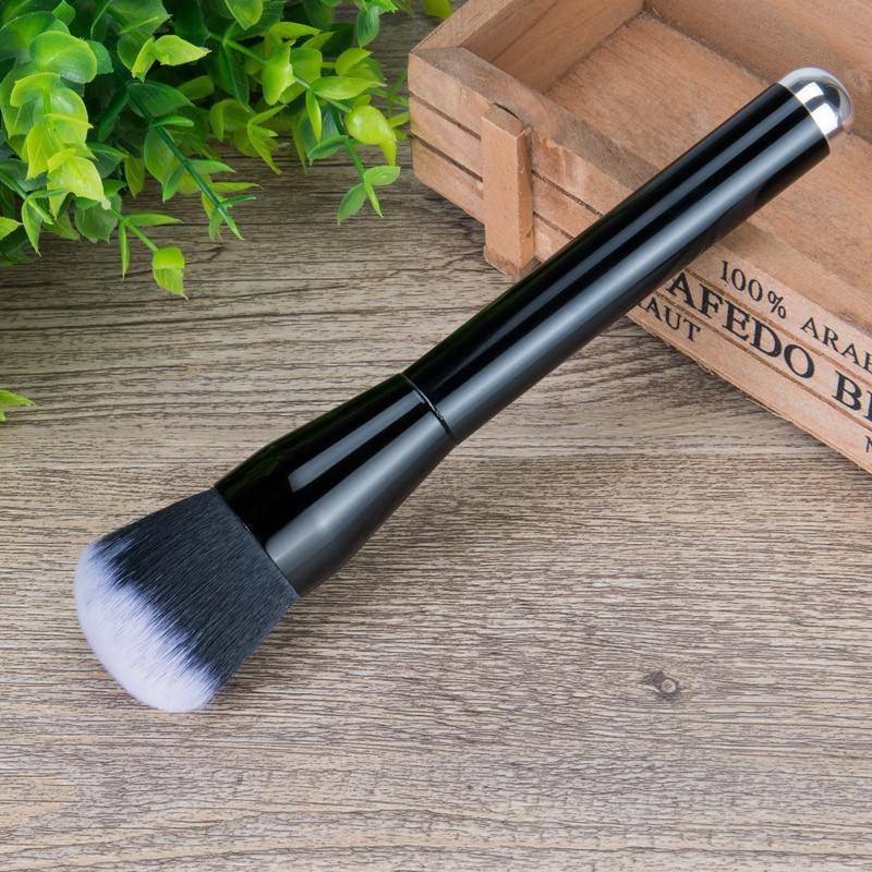 Large Makeup Powder Brush - Lui And Me