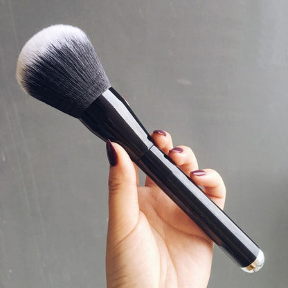 Large Makeup Powder Brush - Lui And Me