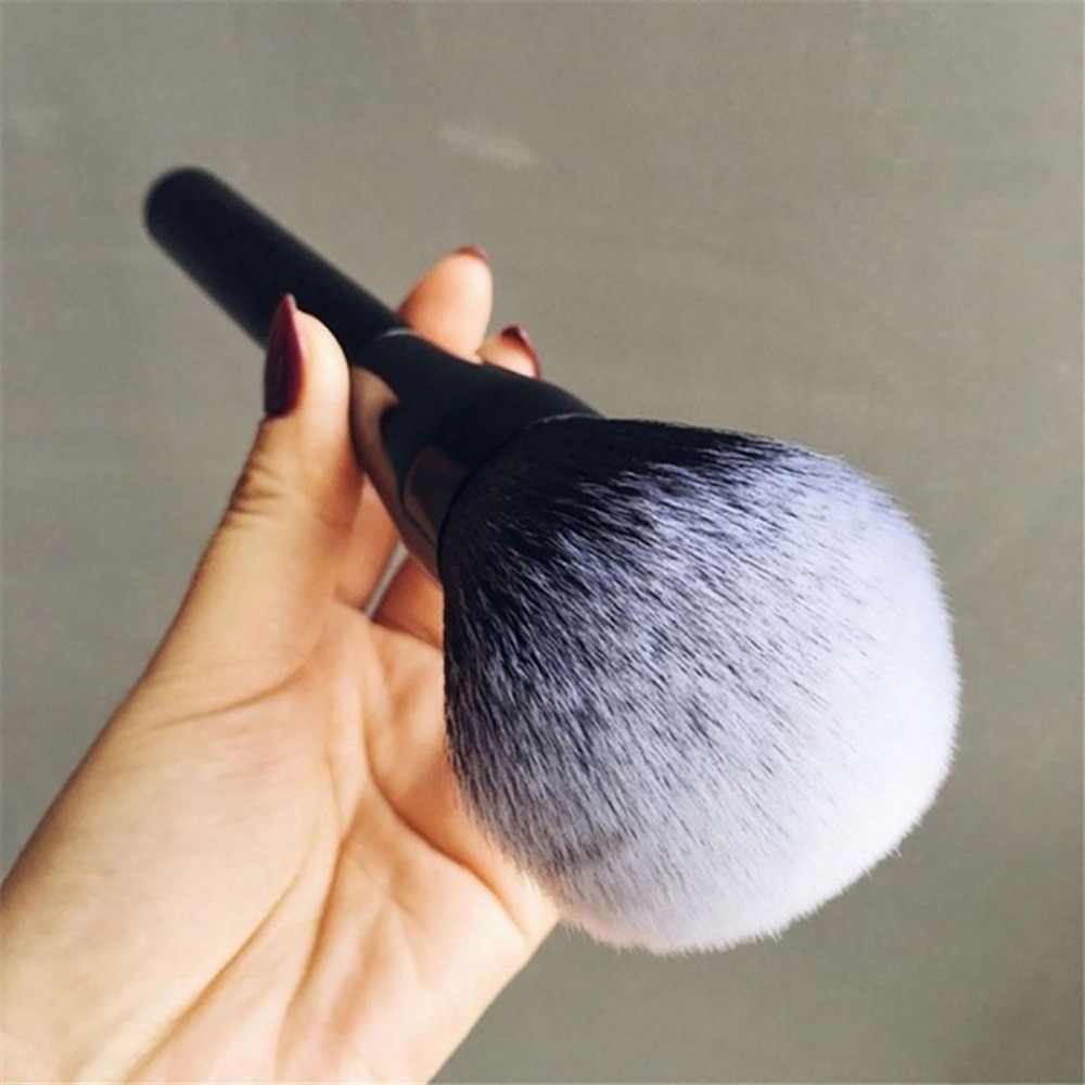 Large Makeup Powder Brush - Lui And Me